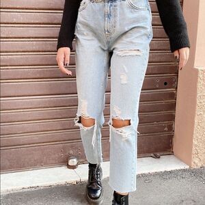 COPY - Boyfriend Straight Jeans Distressed!